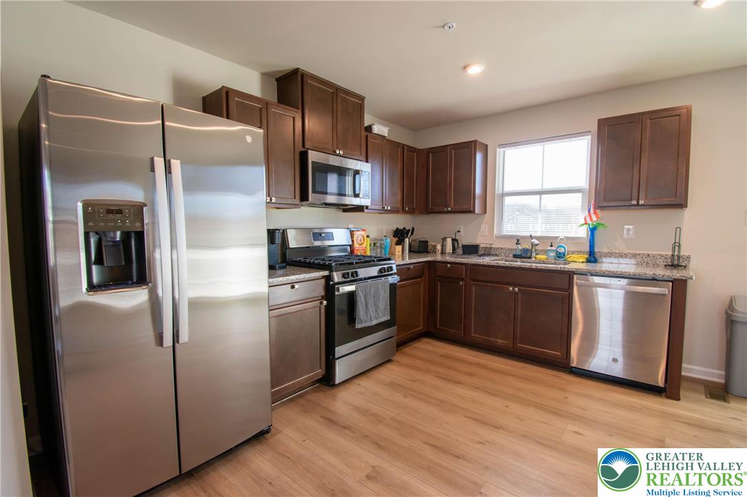 2118 Cross Country Road Northampton, PA 18067 - Photo 12 of 34