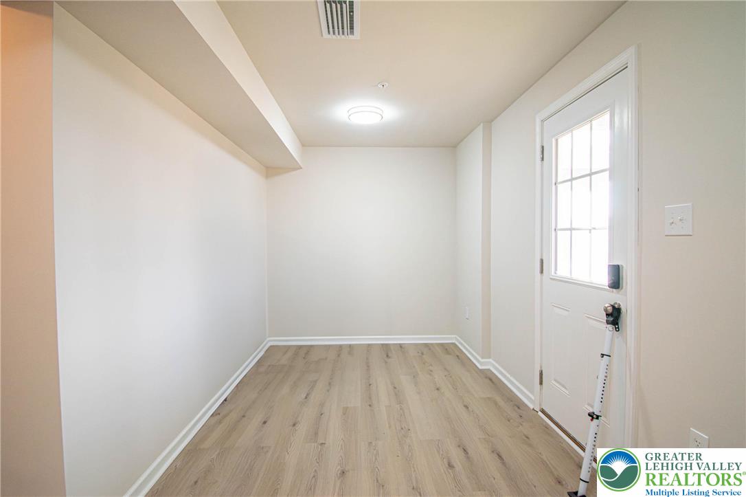 2118 Cross Country Road Northampton, PA 18067 - Photo 6 of 34