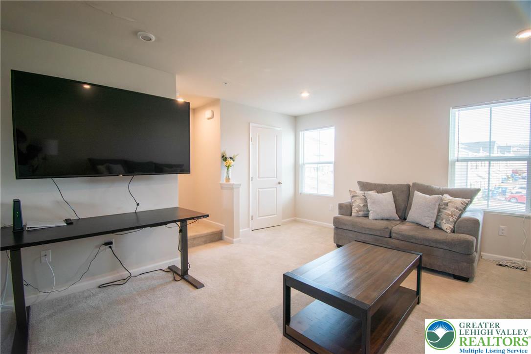 2118 Cross Country Road Northampton, PA 18067 - Photo 10 of 34