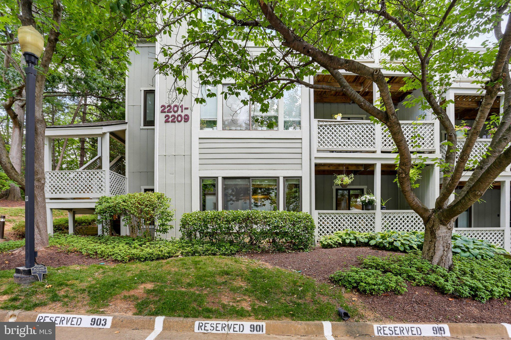 2205 Hunter's Run Drive Reston, VA 20191 - Photo 43 of 44 Gallery Image 43