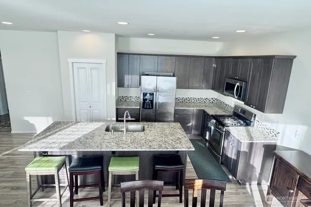 $575,000 | 8120 175th St Court East, Puyallup, WA 98375