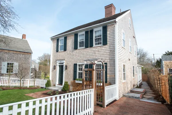$6,995,000 | 10 Silver Street, Nantucket, MA 02554