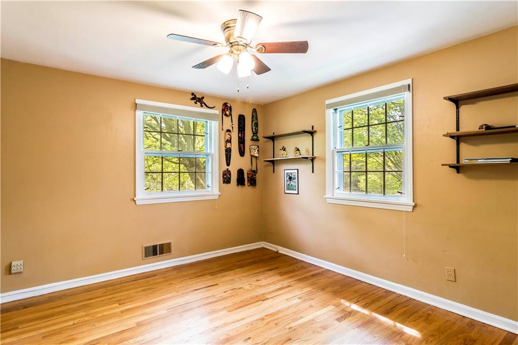 662 Scrubgrass Road Pittsburgh, PA 15243 - Photo 16 of 25 Gallery Image 16