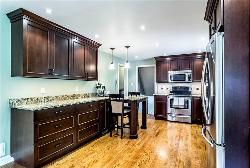 662 Scrubgrass Road Pittsburgh, PA 15243 - Photo 4 of 25 Gallery Image 4