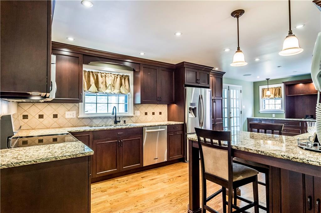 662 Scrubgrass Road Pittsburgh, PA 15243 - Photo 6 of 25 Gallery Image 6