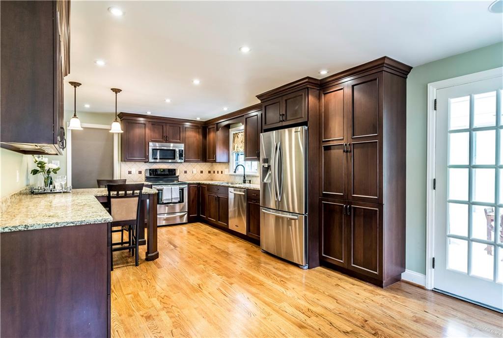 662 Scrubgrass Road Pittsburgh, PA 15243 - Photo 7 of 25 Gallery Image 7