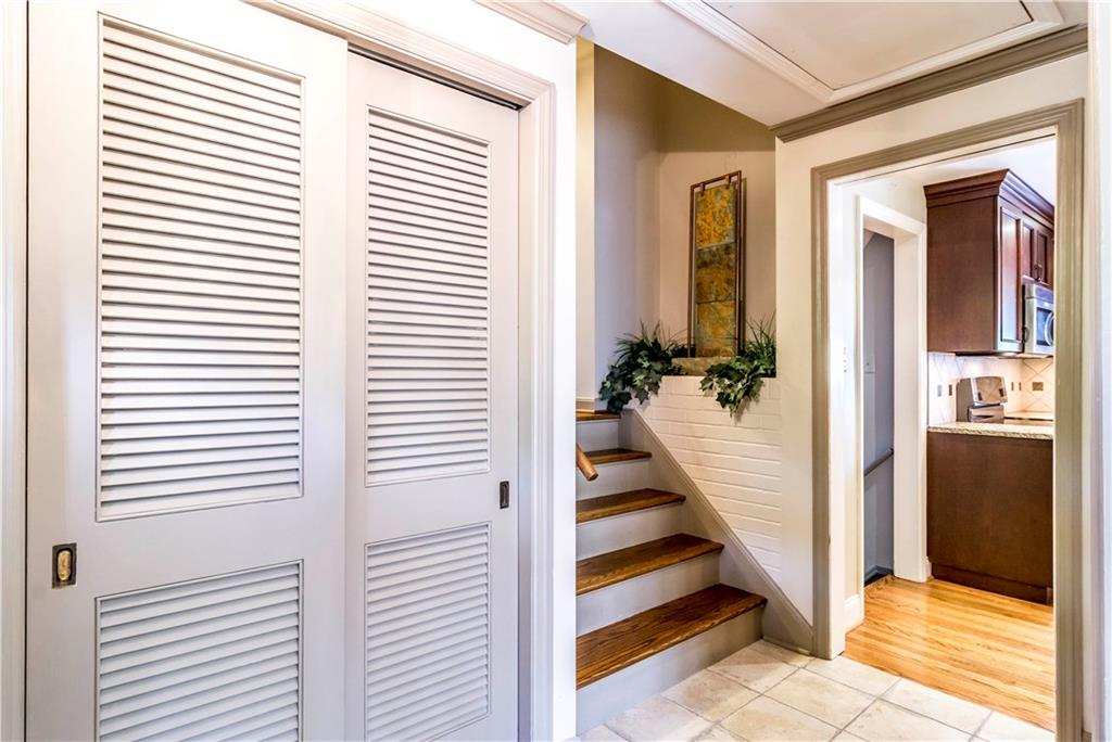 662 Scrubgrass Road Pittsburgh, PA 15243 - Photo 10 of 25 Gallery Image 10