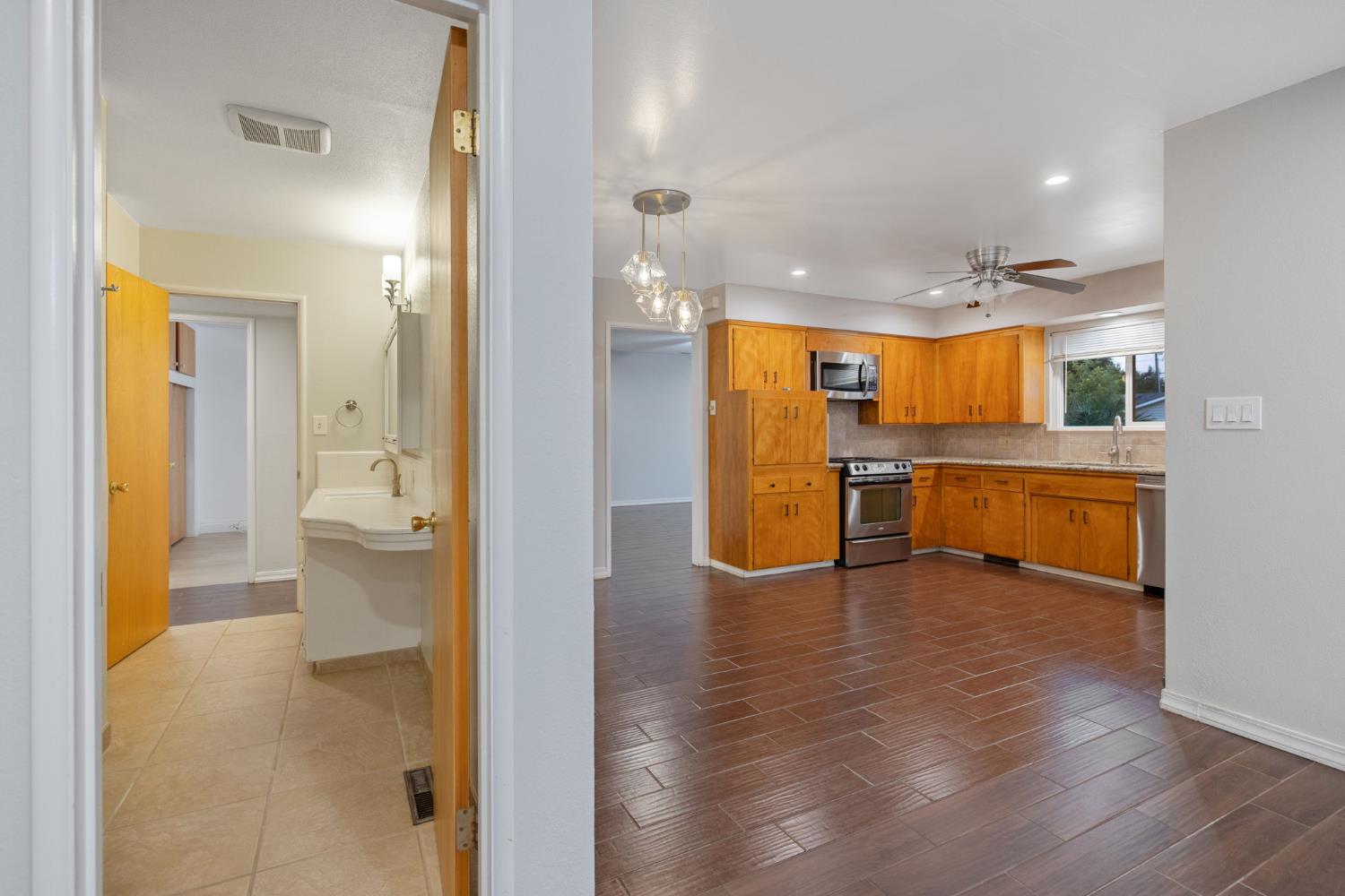 1395 South Rupert Avenue Reedley, CA 93654 - Photo 16 of 45