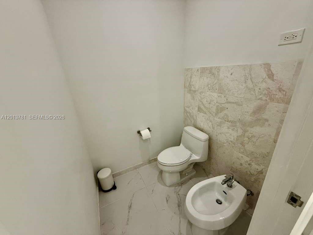 900 Brickell Key Boulevard, Unit 2604 Miami, FL 33131 - Photo 24 of 41