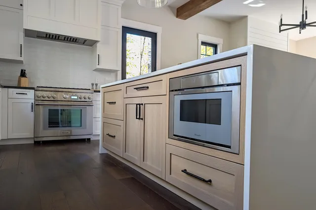 $2,195,000 | 254 South Peak Road, Lincoln, NH 03251