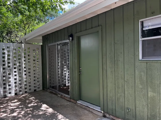 $1,400 | 2514 West 12th Street, Unit A, Austin, TX 78703