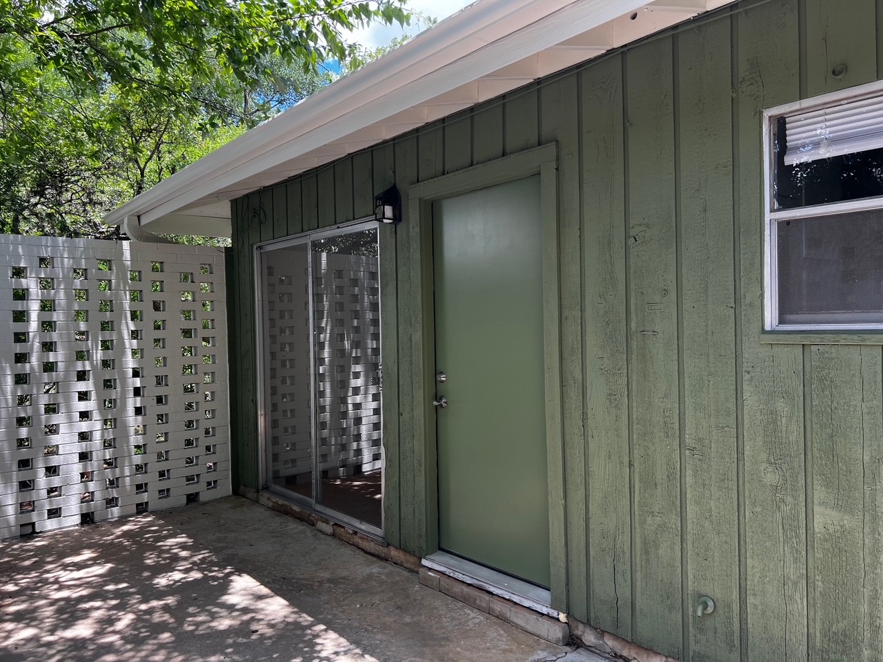 2514 West 12th Street, Unit A Austin, TX 78703 - Photo 2 of 8 a view of outdoor space and shower