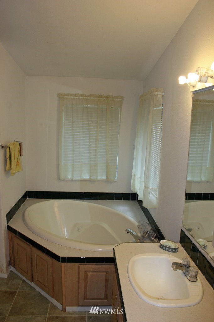 2734 Busby Road Oak Harbor, WA 98277 - Photo 14 of 15 Gallery Image 14