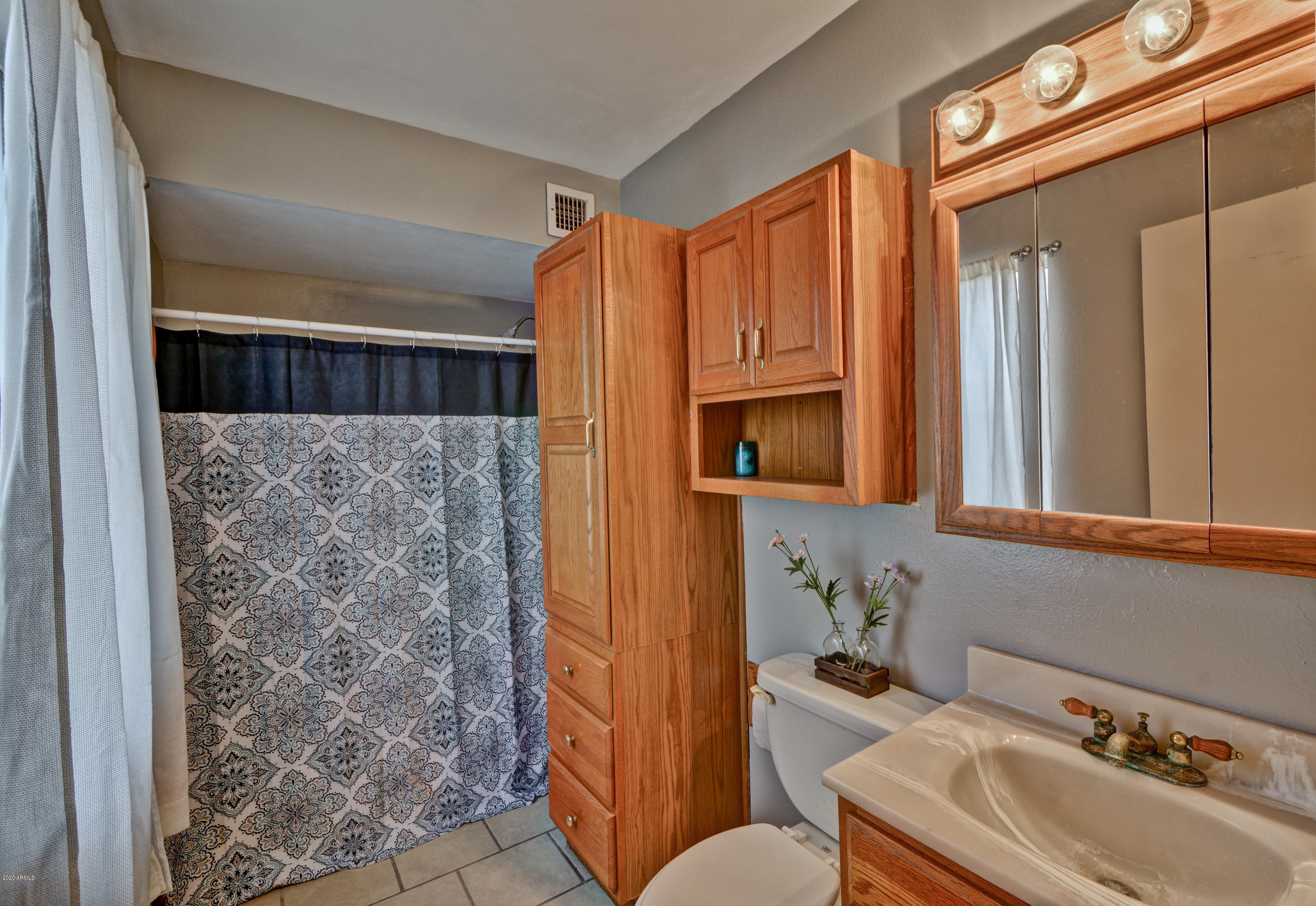 425 Jamestown Road Kearny, AZ 85137 - Photo 20 of 44 Master Bathroom