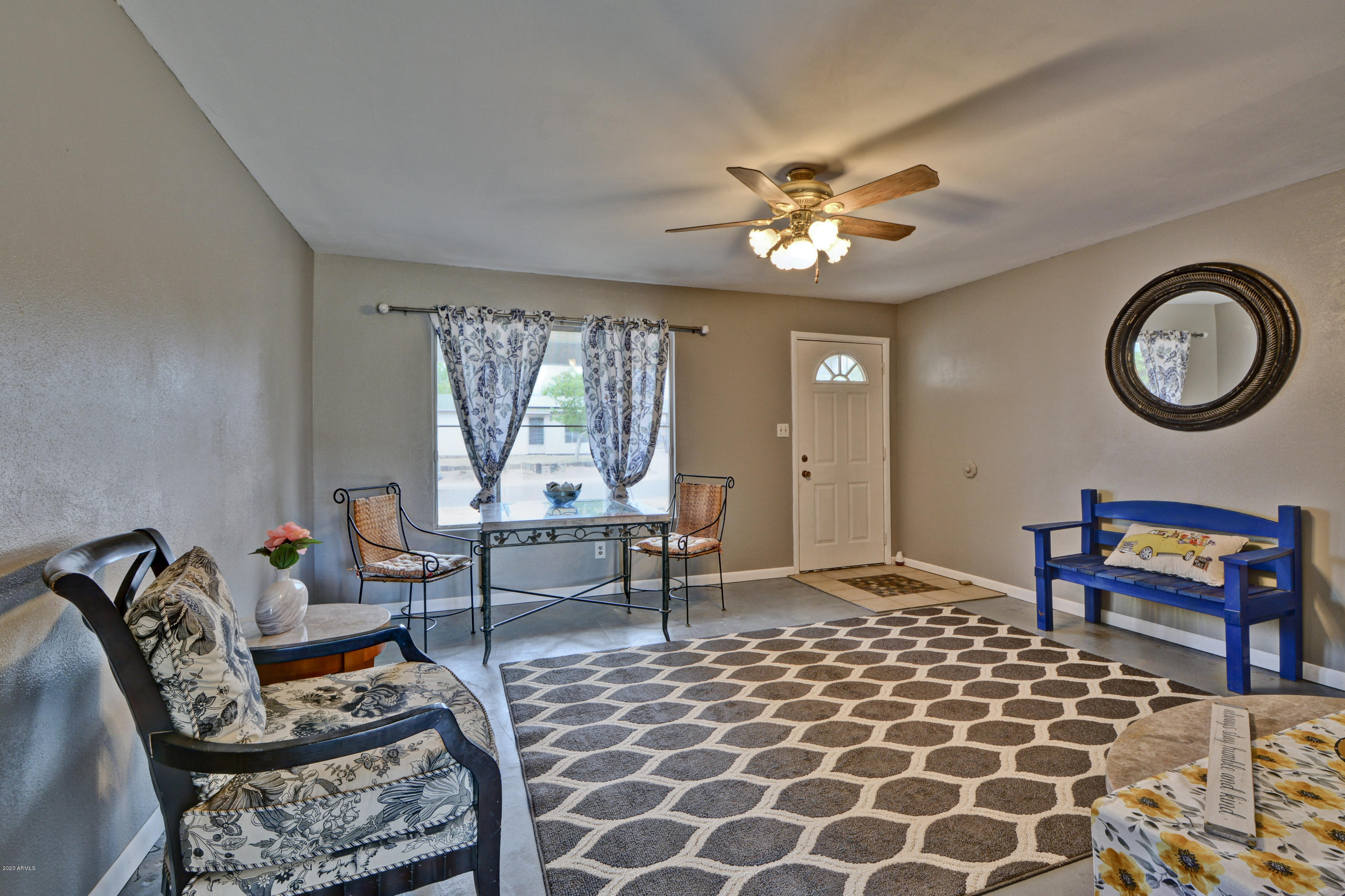 425 Jamestown Road Kearny, AZ 85137 - Photo 2 of 44 Sitting Room