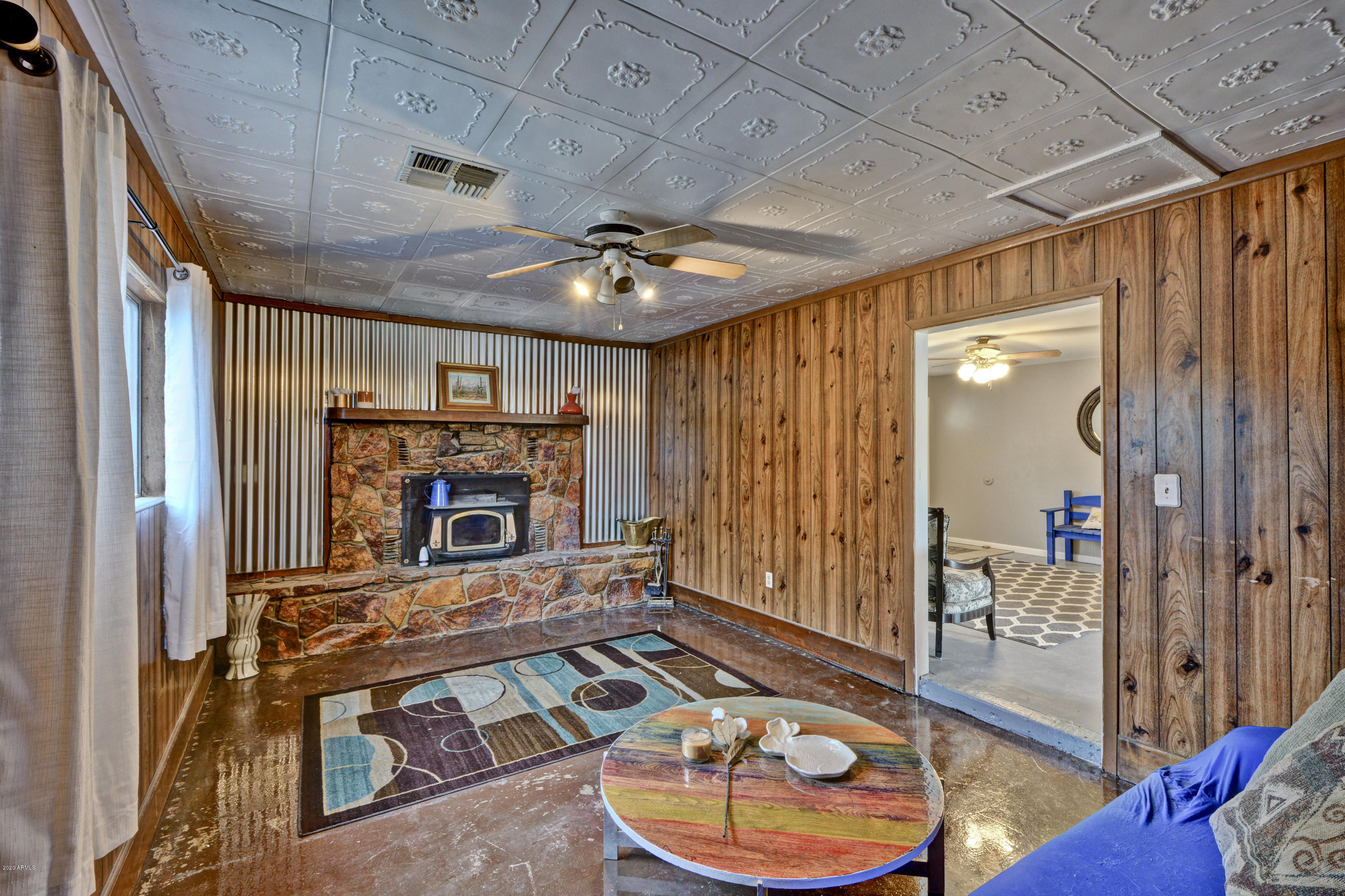 425 Jamestown Road Kearny, AZ 85137 - Photo 10 of 44 Fireplace