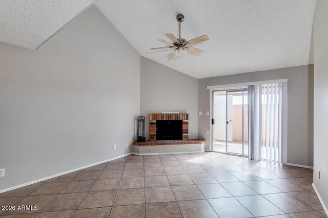 $2,000 | 2145 East Center Lane, Unit 2, Tempe, AZ 85281