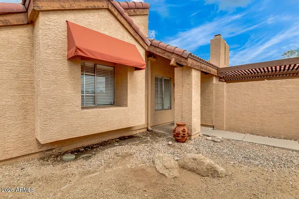 $1,950 | 2145 East Center Lane, Unit 2, Tempe, AZ 85281
