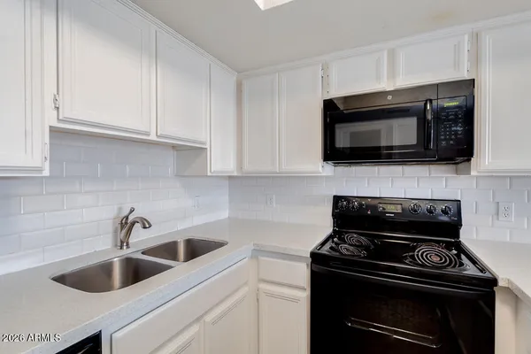 $1,950 | 2145 East Center Lane, Unit 2, Tempe, AZ 85281