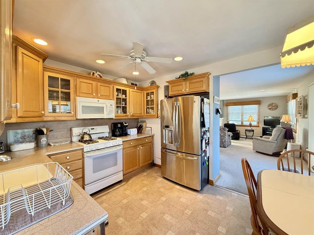 9102 3rd Stone Harbor, NJ 08247 - Photo 4 of 31