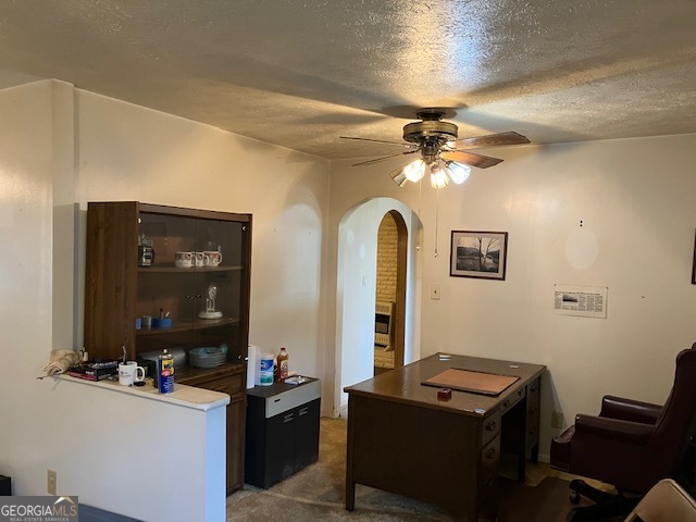 104 Dungeness Road Griffin, GA 30224 - Photo 23 of 36 a room with furniture and a mirror