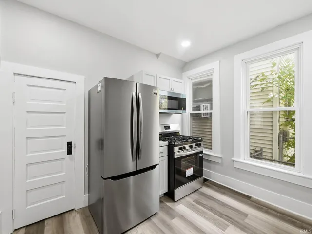 $209,900 | 3222 Beaver Avenue, Fort Wayne, IN 46807