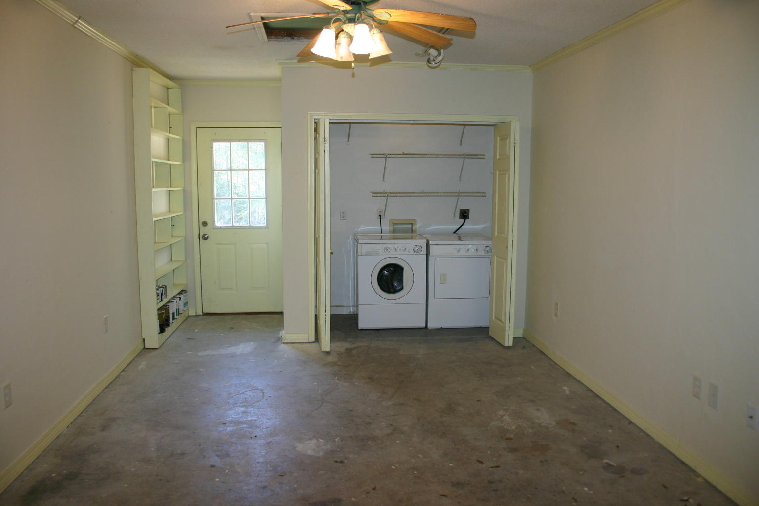 168 Ridge Lake Road Crestview, FL 32536 - Photo 23 of 28 an empty room with windows and closet