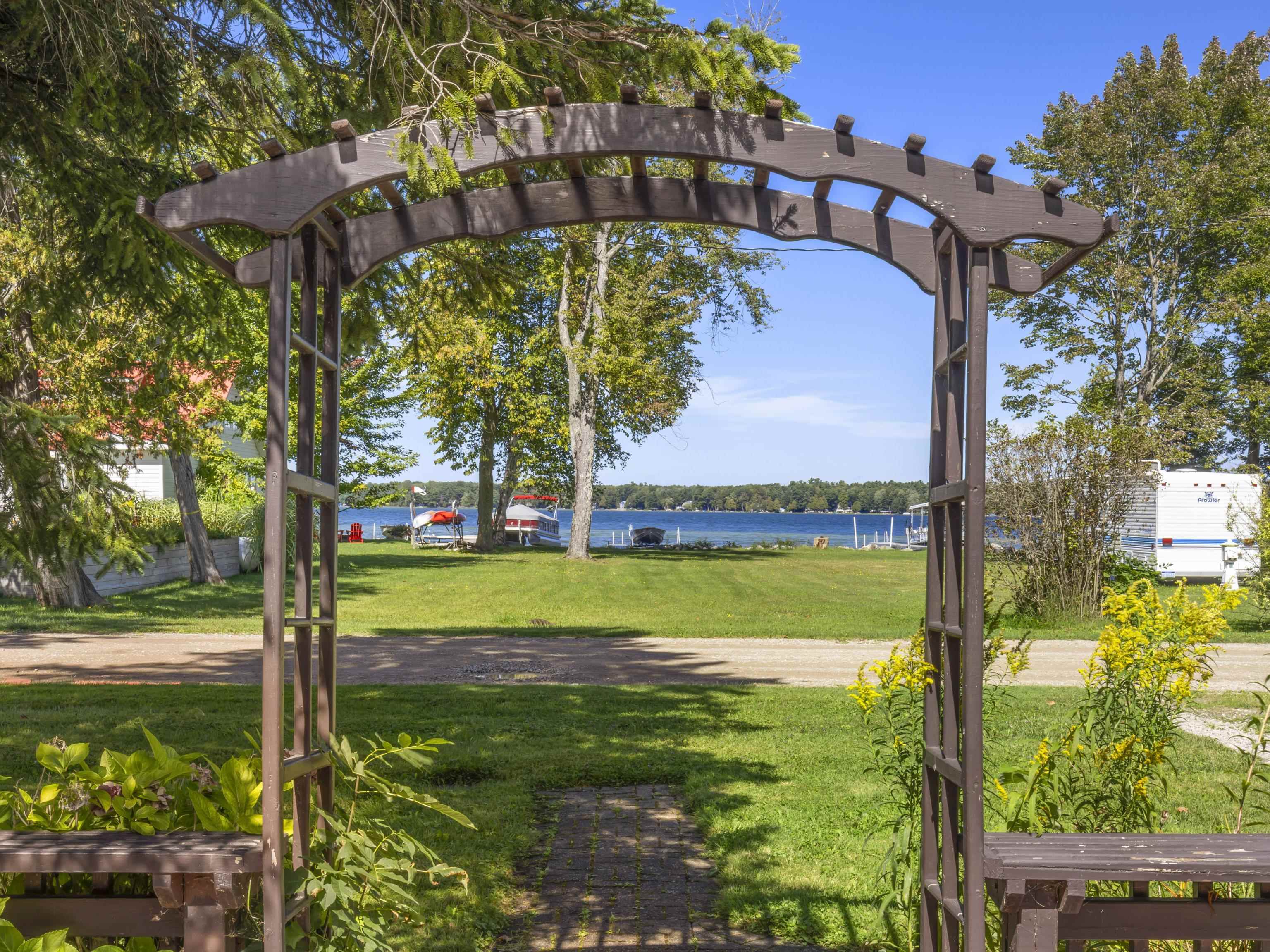 8485 Bay Point Road Beulah, MI 49617 - Photo 4 of 34 1950535-d2693cda-8b61-4a20-9ee0-1495e0a4fced.JPG
