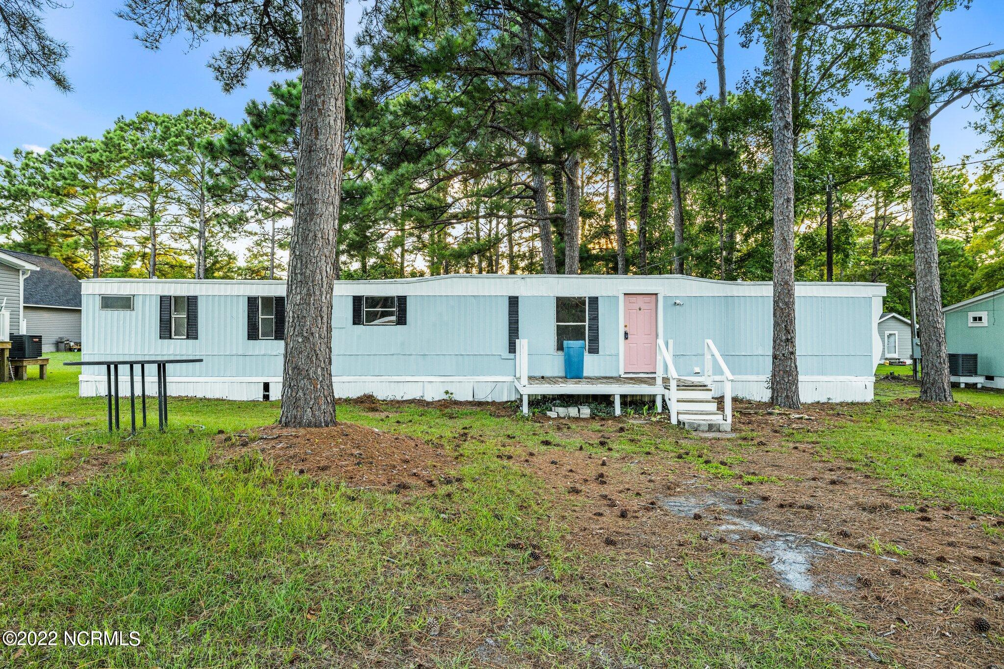 189 Rattan Street Newport, NC 28570 - Photo 1 of 25 Front Elevation