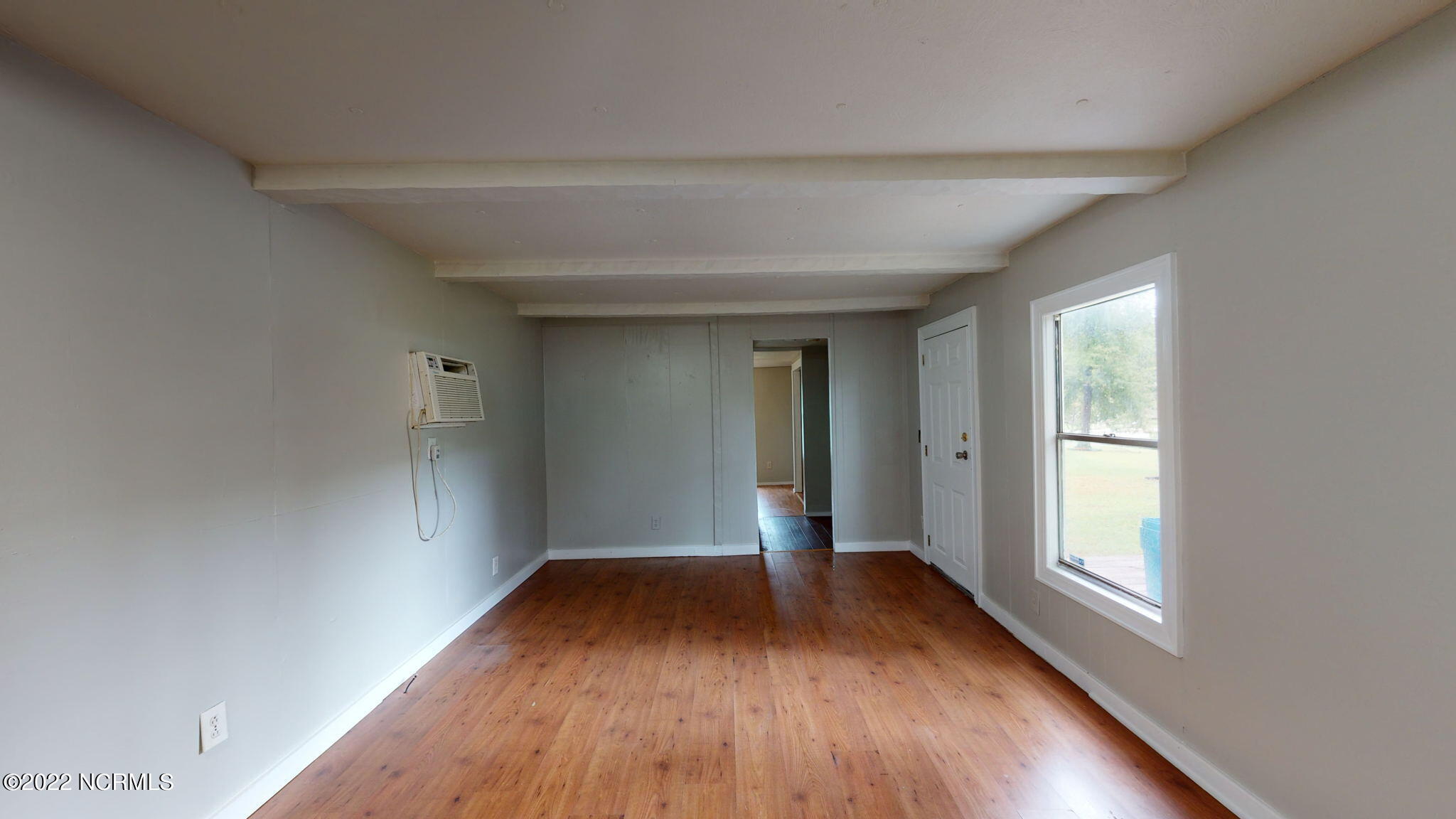 189 Rattan Street Newport, NC 28570 - Photo 4 of 25 Living Room