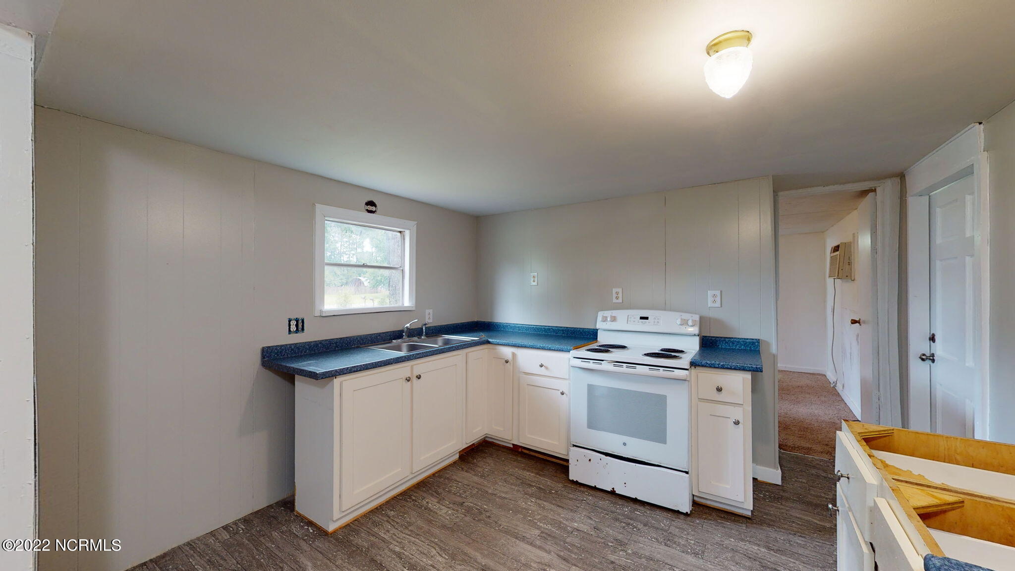 189 Rattan Street Newport, NC 28570 - Photo 5 of 25 Kitchen