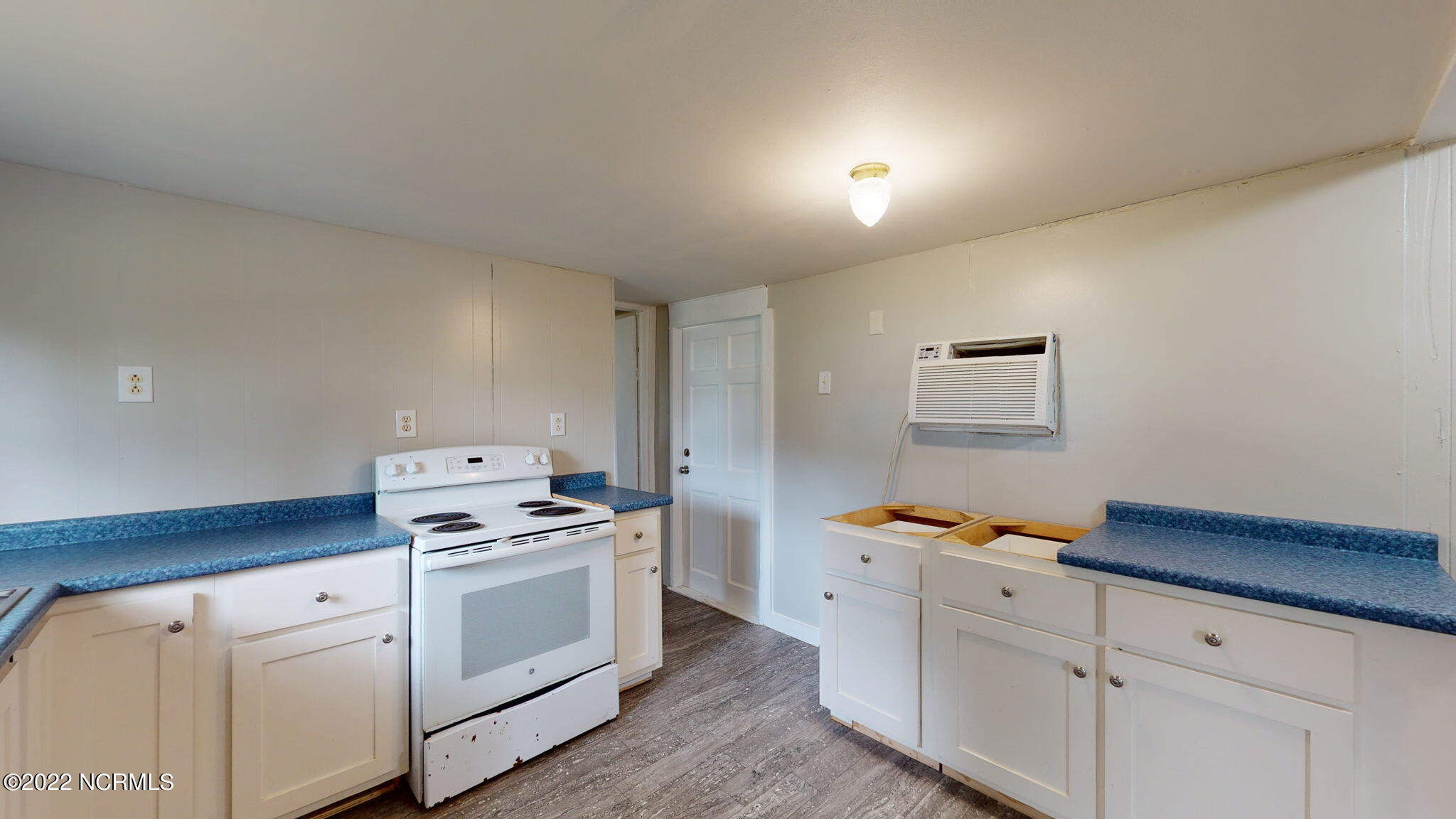 189 Rattan Street Newport, NC 28570 - Photo 6 of 25 Kitchen