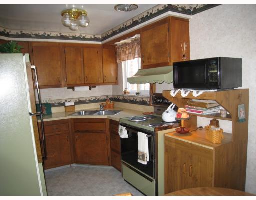7 Beagle Club Road Washington, PA 15301 - Photo 5 of 18 Kitchen.