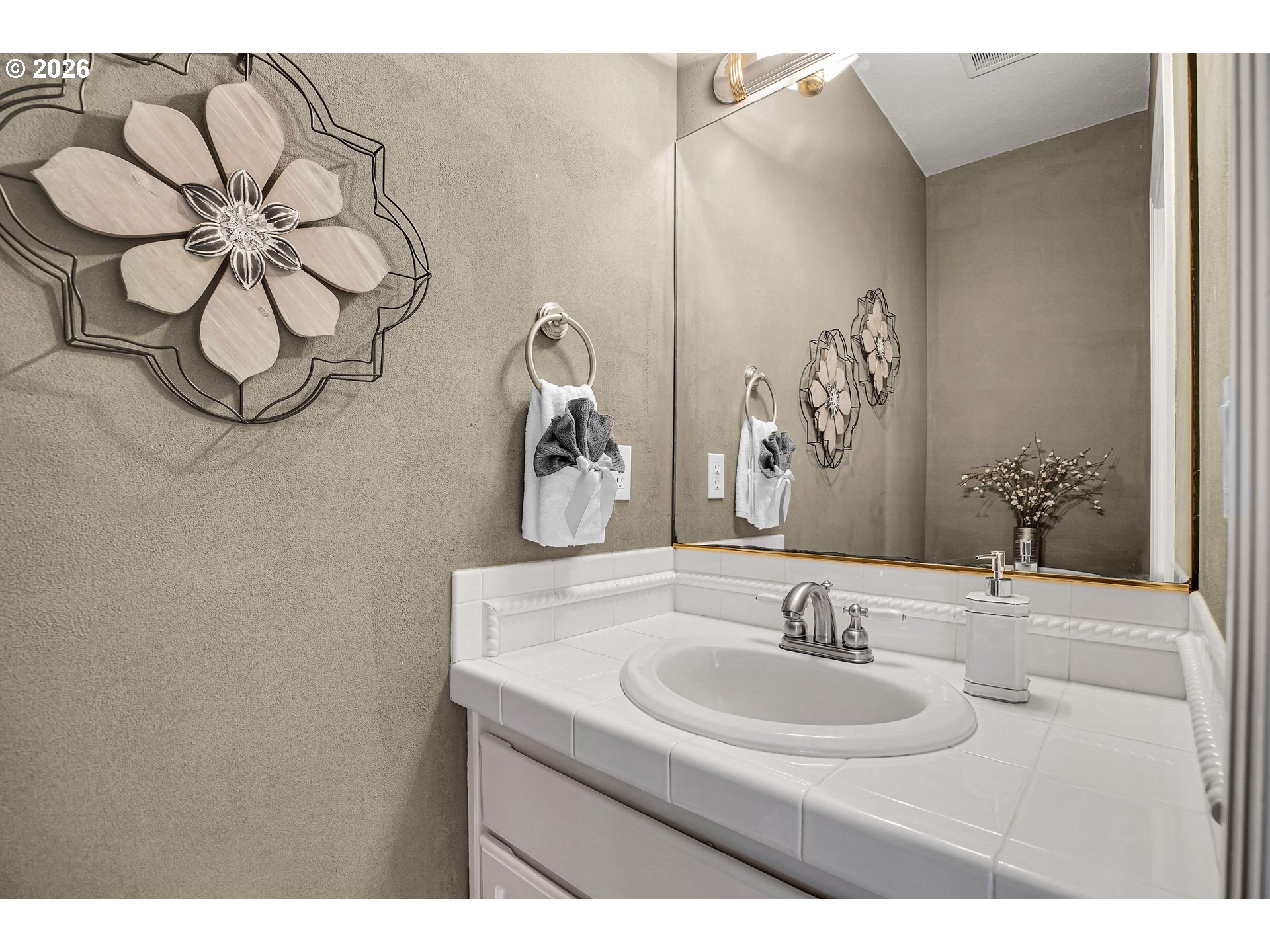 13721 Southwest Tracy Place Tigard, OR 97223 - Photo 21 of 48