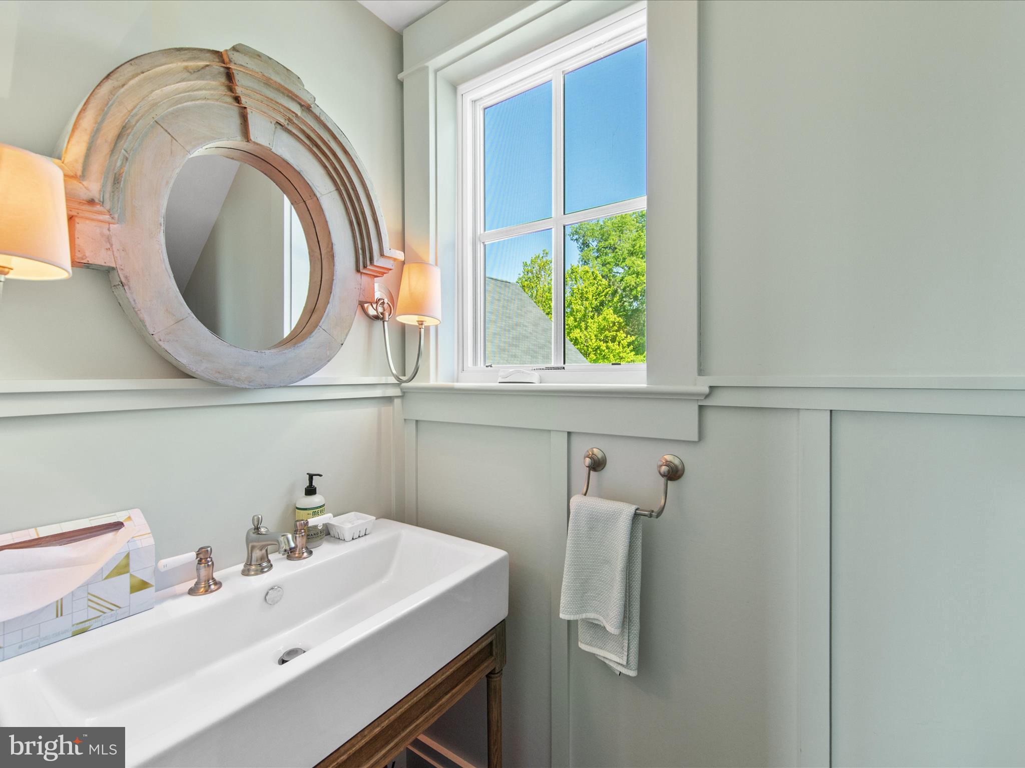 27753 Villa Road Easton, MD 21601 - Photo 21 of 46 Powder room off foyer