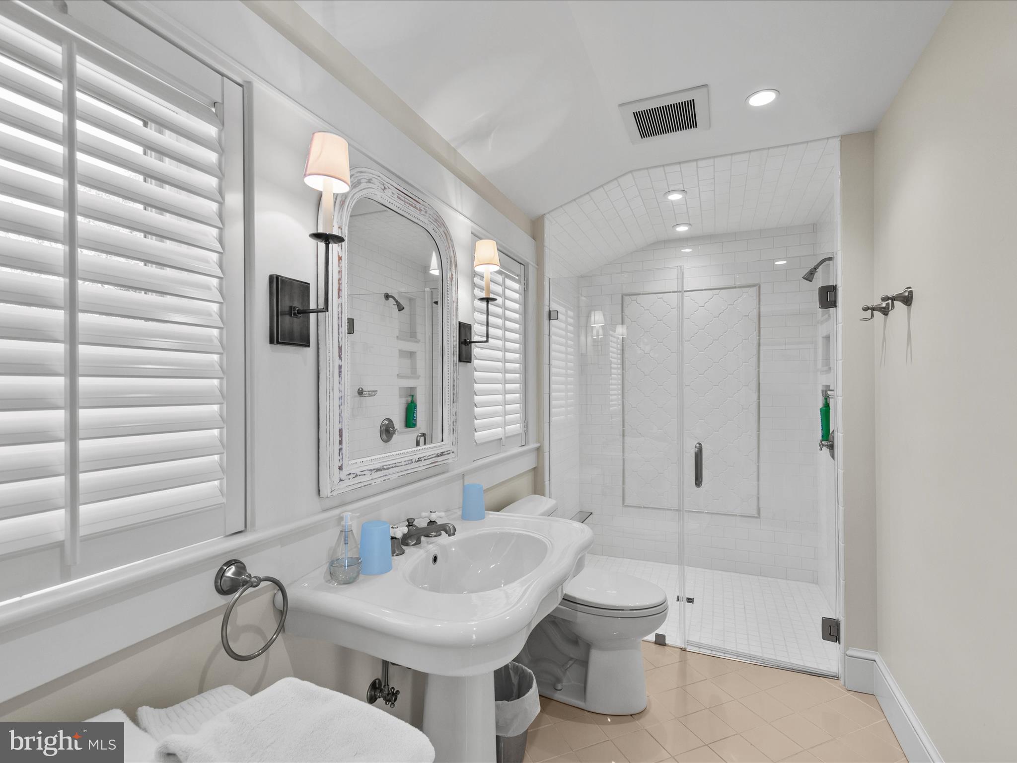 27753 Villa Road Easton, MD 21601 - Photo 27 of 46 Main level private bath