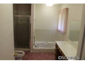 1394 Skyuka Road Columbus, NC 28722 - Photo 15 of 24 Gallery Image 15