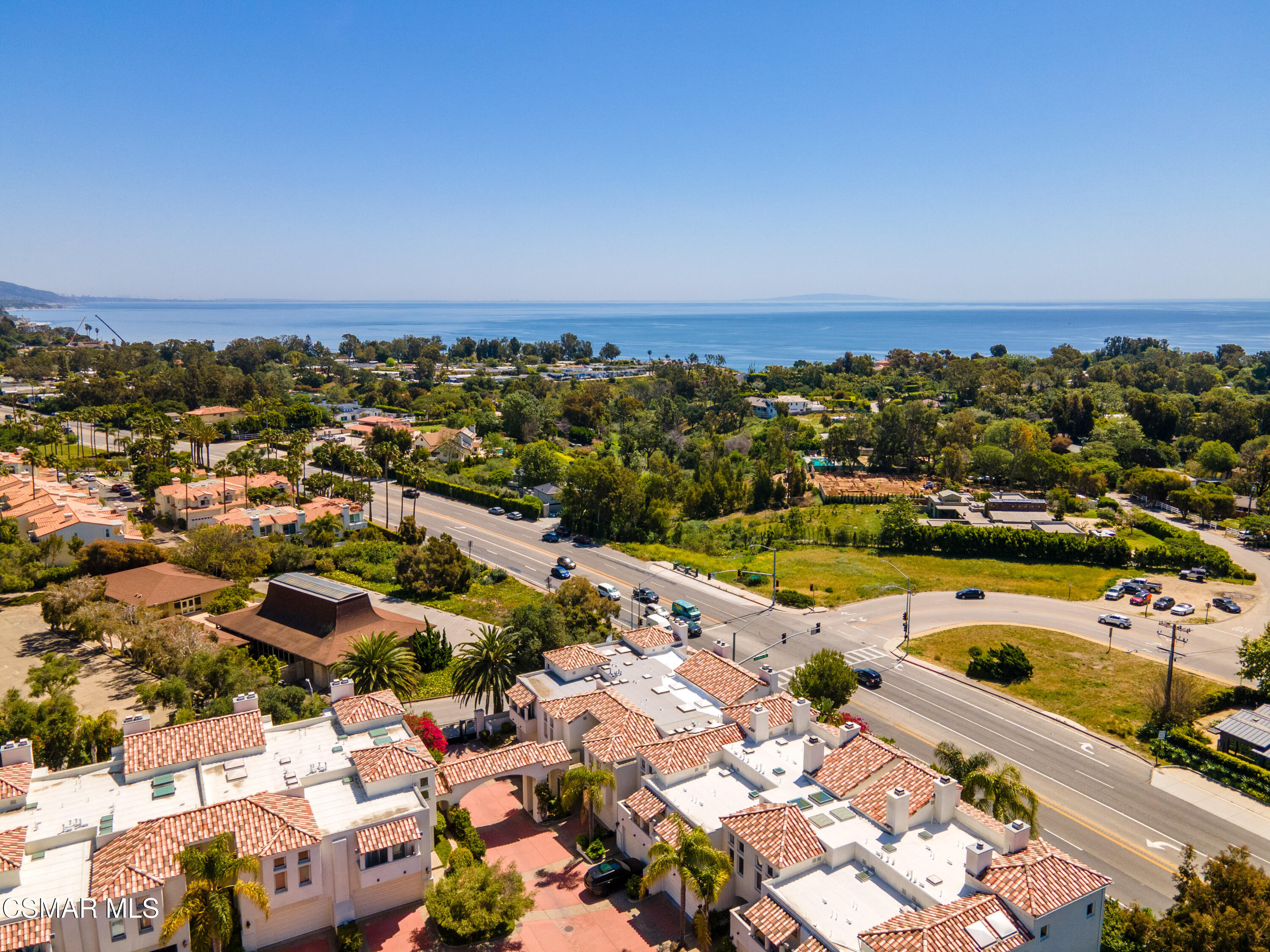 6435 Zumirez Drive, Unit 15 Malibu, CA 90265 - Photo 33 of 38 an aerial view of residential houses with outdoor space