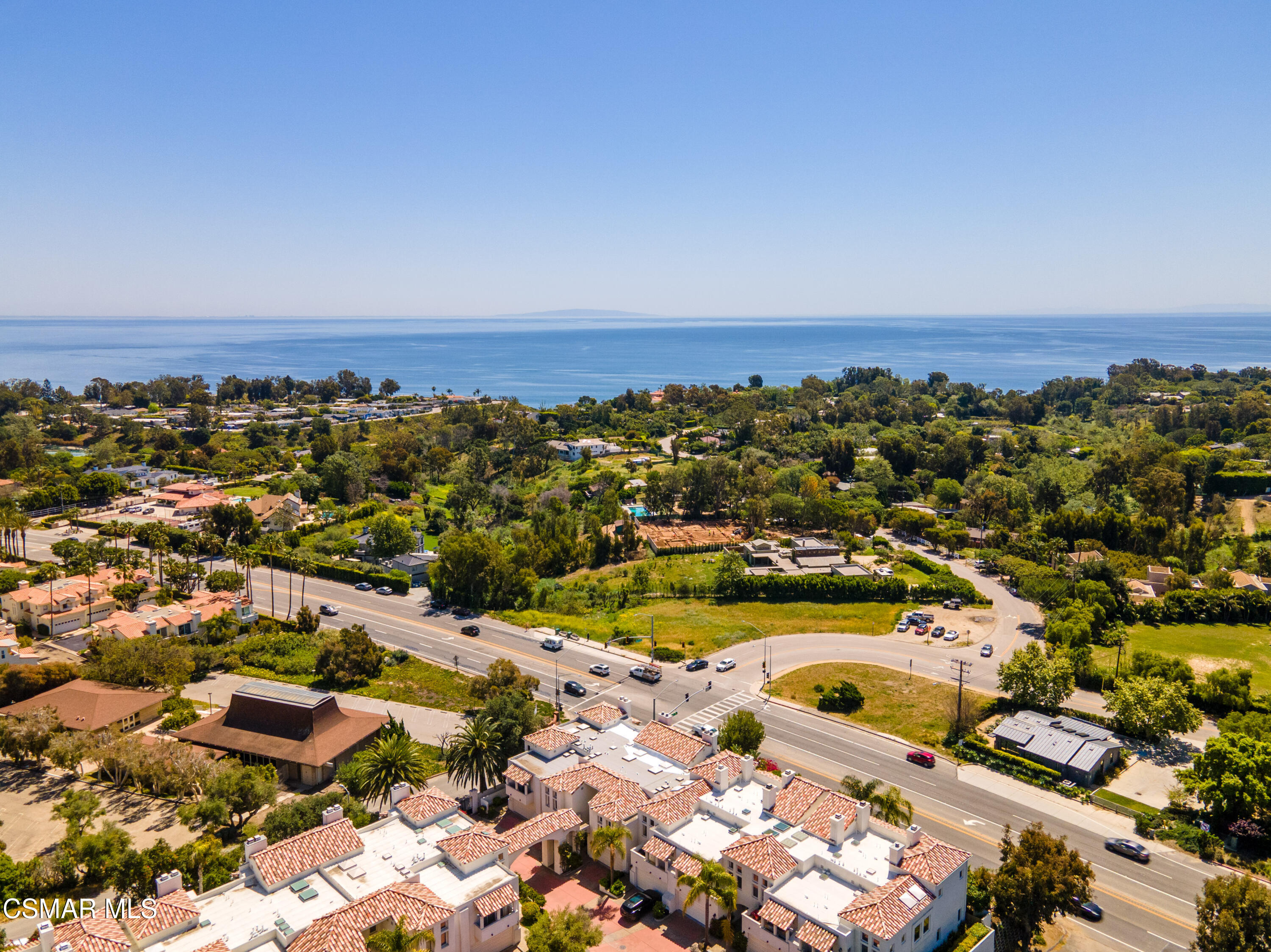 6435 Zumirez Drive, Unit 15 Malibu, CA 90265 - Photo 35 of 38 an aerial view of residential houses with outdoor space