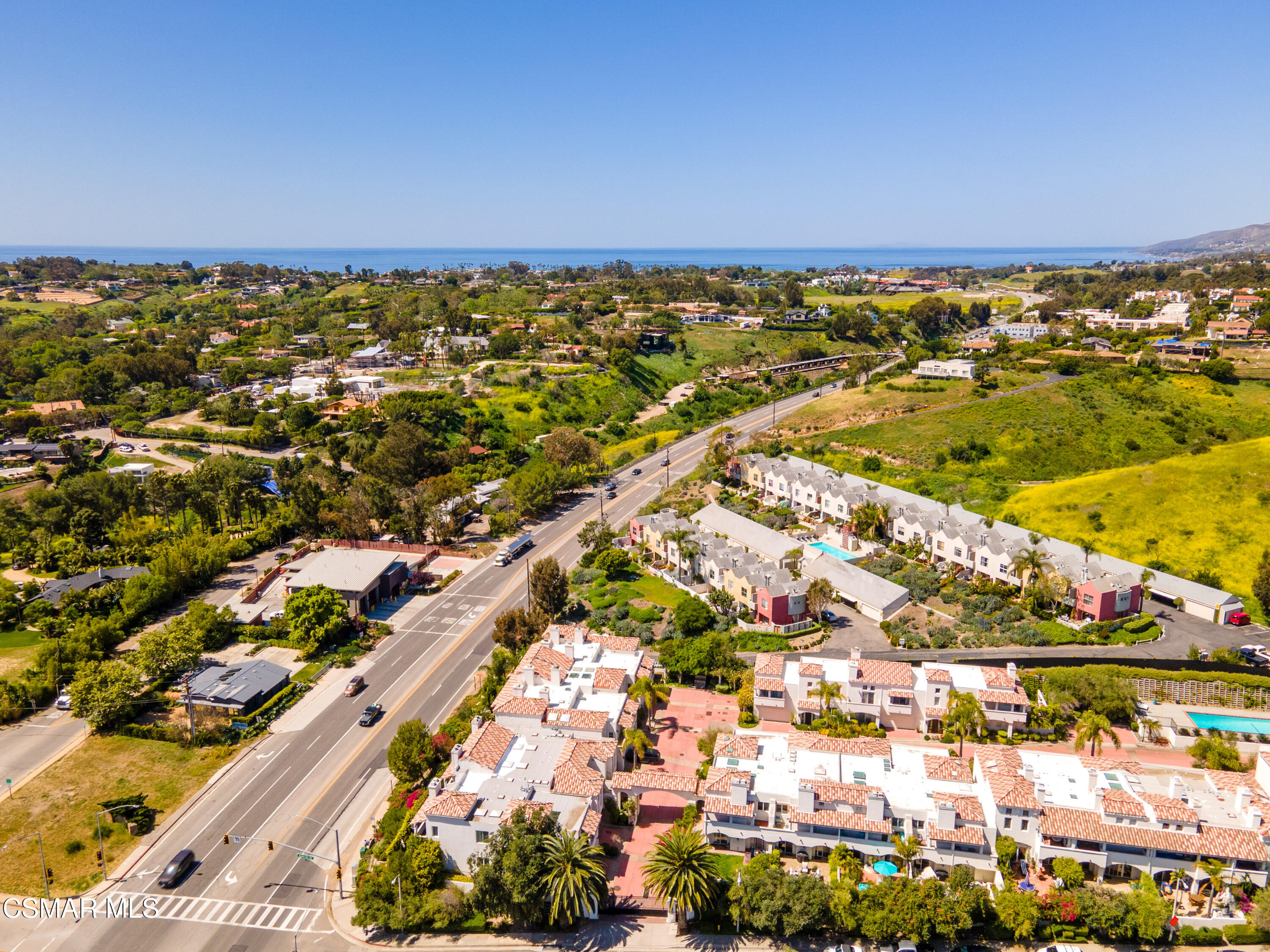6435 Zumirez Drive, Unit 15 Malibu, CA 90265 - Photo 37 of 38 an aerial view of residential building and ocean