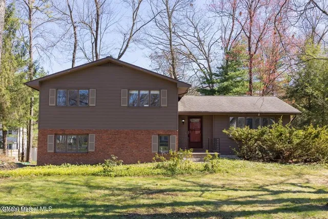 $4,000 | 17 Cedarwood Drive, Queensbury, NY 12804