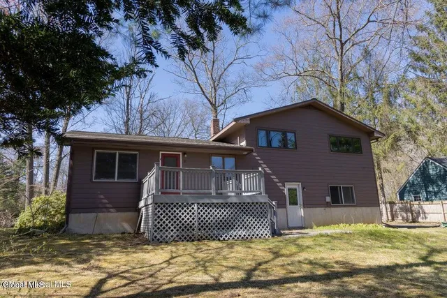 $4,000 | 17 Cedarwood Drive, Queensbury, NY 12804