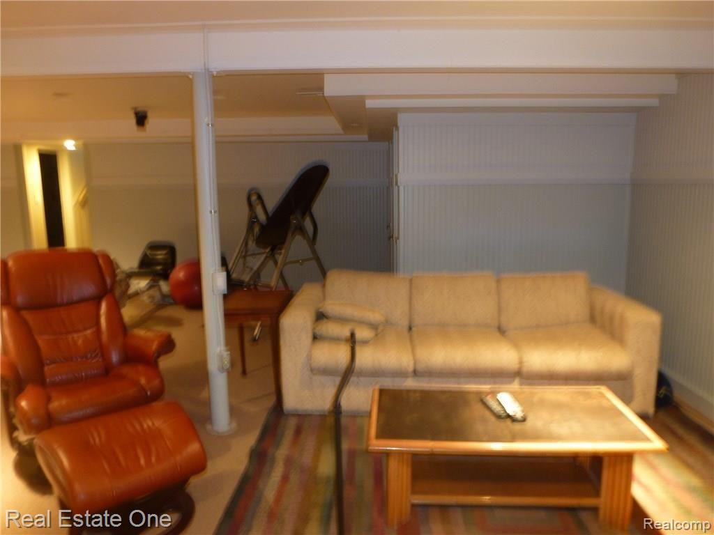 422 John R Road Rochester Hills, MI 48307 - Photo 41 of 47