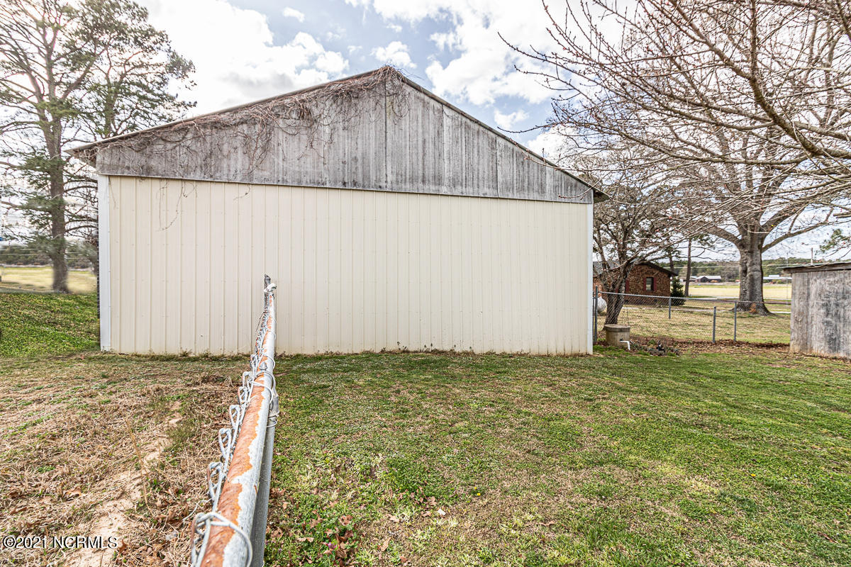7114 Shallingtons Mill Road Macclesfield, NC 27852 - Photo 39 of 41 Separate Covered Barn
