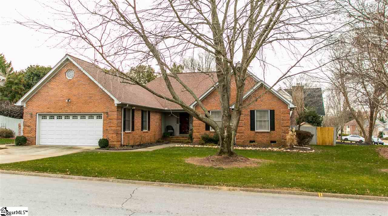 17 Treebrooke Drive Greenville, SC 29607 - Photo 2 of 25 Gallery Image 2