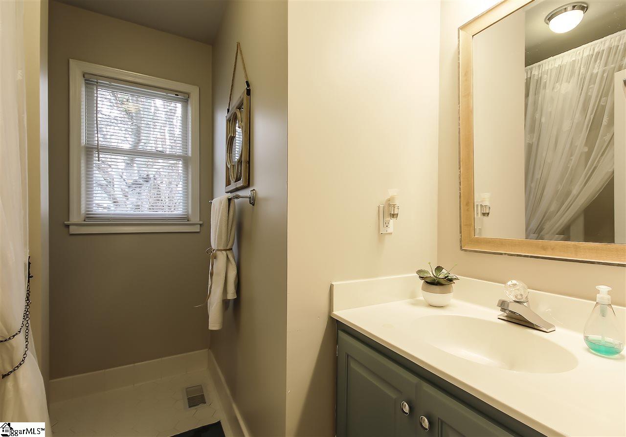 17 Treebrooke Drive Greenville, SC 29607 - Photo 19 of 25 Gallery Image 19