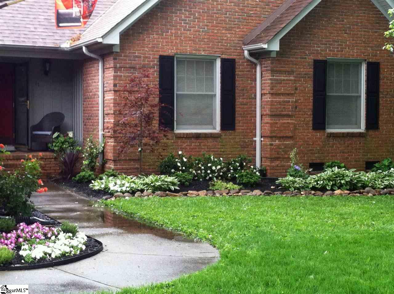 17 Treebrooke Drive Greenville, SC 29607 - Photo 3 of 25 Gallery Image 3