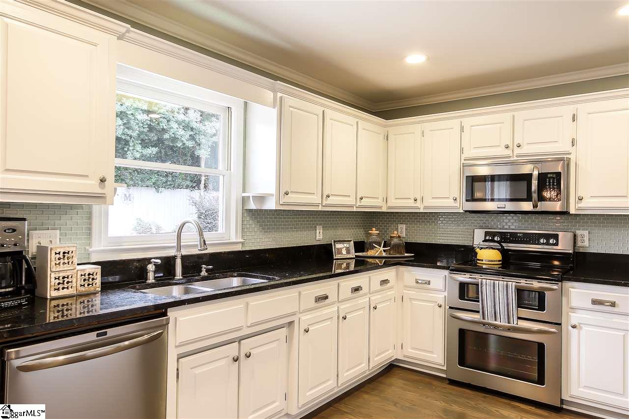 17 Treebrooke Drive Greenville, SC 29607 - Photo 9 of 25 Gallery Image 9