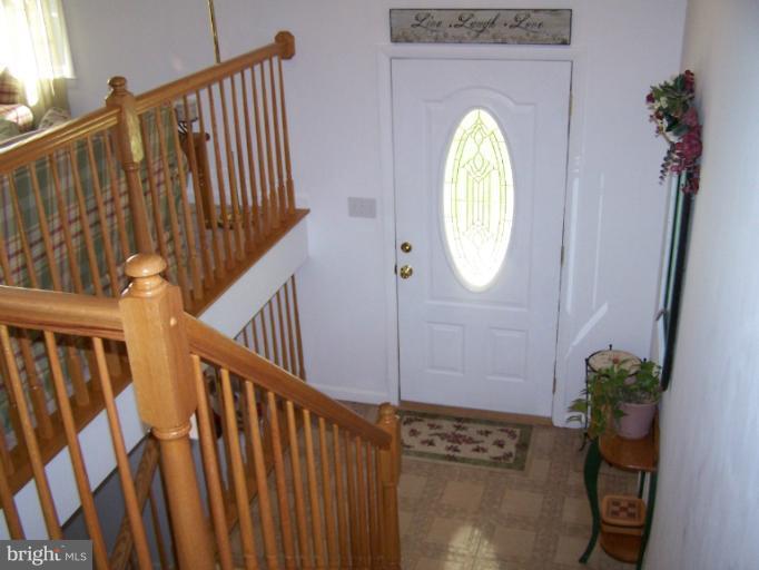 4175 Wine Road Westminster, MD 21158 - Photo 5 of 28 Foyer
