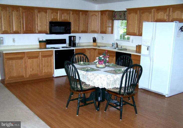 4175 Wine Road Westminster, MD 21158 - Photo 6 of 28 Kitchen